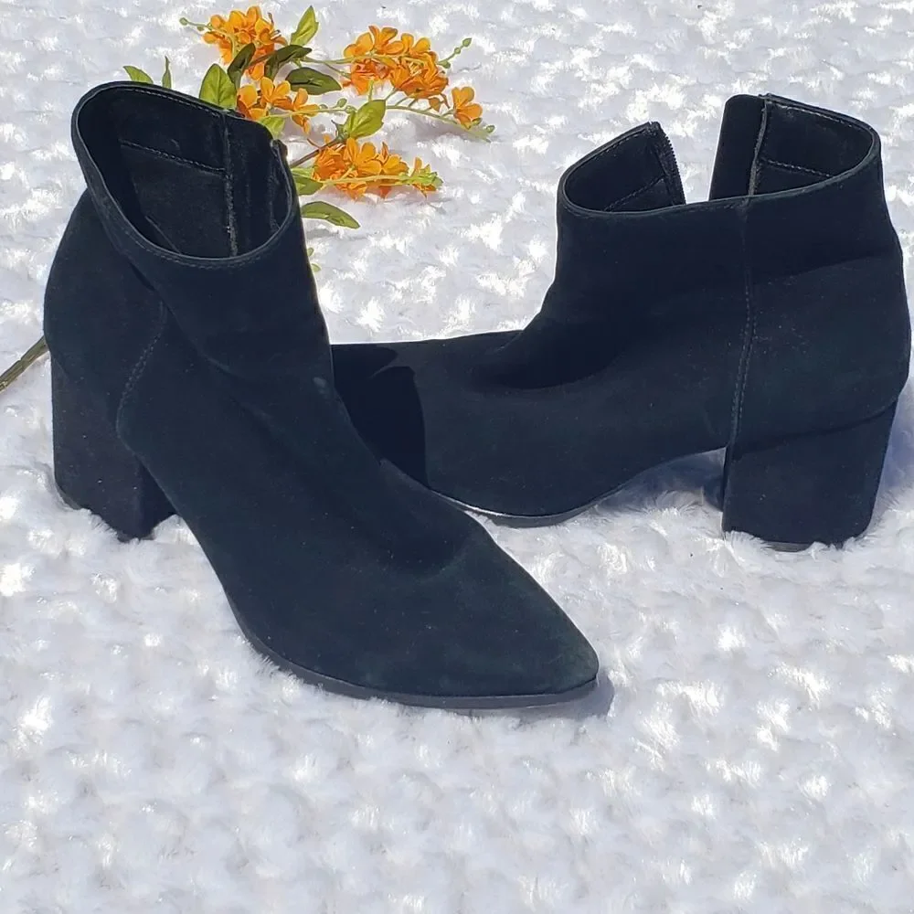 Aldo size 8.5 black booties